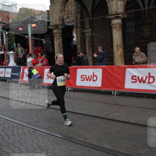05.10.2025 - 20. swb-Marathon Bremen Yannick Fuchs http://msf.ph/oto/9317765 05.10.2025 11:10:58 Ziel 11318, 11544 meine-sportfotos.de