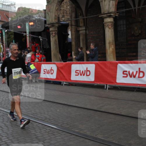 05.10.2025 - 20. swb-Marathon Bremen Yannick Fuchs http://msf.ph/oto/9317766 05.10.2025 11:11:05 Ziel 10415, 11395, 11560 meine-sportfotos.de