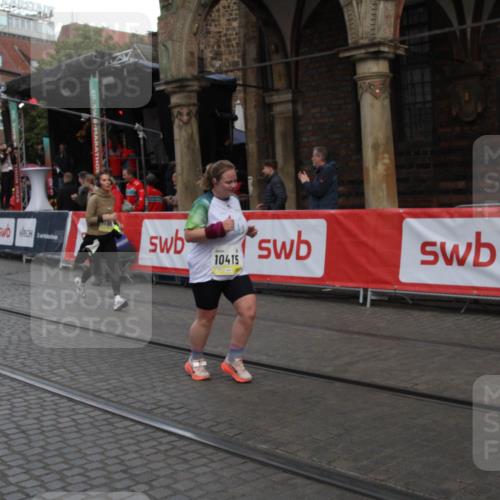 05.10.2025 - 20. swb-Marathon Bremen Yannick Fuchs http://msf.ph/oto/9317767 05.10.2025 11:11:08 Ziel 9664, 9948, 10415, 11257, 11395 meine-sportfotos.de