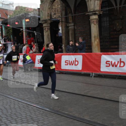05.10.2025 - 20. swb-Marathon Bremen Yannick Fuchs http://msf.ph/oto/9317771 05.10.2025 11:11:15 Ziel 8865, 9245, 9264, 9273, 9822, 9823, 9836, 9837, 10614, 11580 meine-sportfotos.de