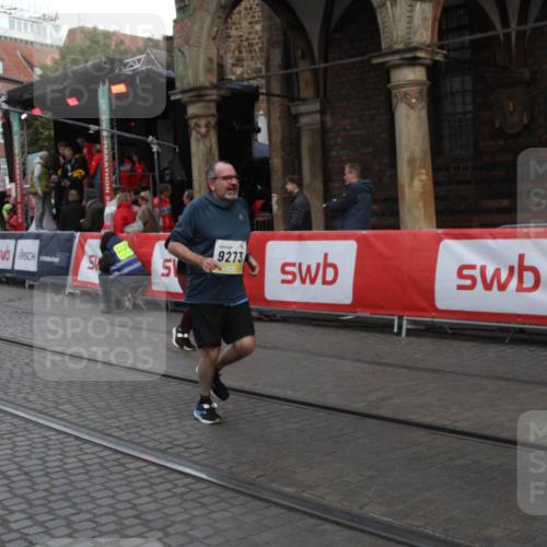 05.10.2025 - 20. swb-Marathon Bremen Yannick Fuchs http://msf.ph/oto/9317776 05.10.2025 11:11:19 Ziel 9264, 9273, 9479, 10183, 10614, 11158, 11568, 11578, 11580 meine-sportfotos.de