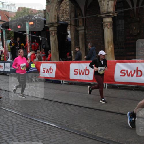 05.10.2025 - 20. swb-Marathon Bremen Yannick Fuchs http://msf.ph/oto/9317777 05.10.2025 11:11:20 Ziel 9011, 9264, 9273, 9386, 9479, 10183, 10614, 11158, 11568, 11578 meine-sportfotos.de