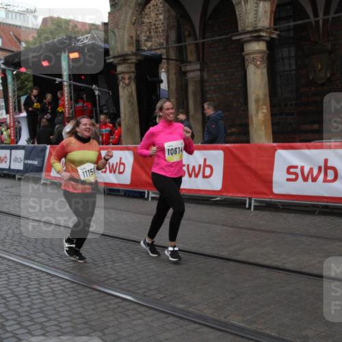 05.10.2025 - 20. swb-Marathon Bremen Yannick Fuchs http://msf.ph/oto/9317778 05.10.2025 11:11:20 Ziel 9011, 9264, 9273, 9386, 9479, 10183, 10614, 11158, 11568, 11578 meine-sportfotos.de