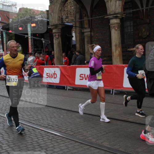 05.10.2025 - 20. swb-Marathon Bremen Yannick Fuchs http://msf.ph/oto/9317788 05.10.2025 11:11:42 Ziel 9453, 9999, 10058, 10264, 10333, 11172, 11191 meine-sportfotos.de