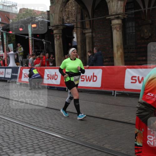 05.10.2025 - 20. swb-Marathon Bremen Yannick Fuchs http://msf.ph/oto/9317792 05.10.2025 11:11:51 Ziel 9648, 9680, 10235, 10236, 10540, 11088 meine-sportfotos.de