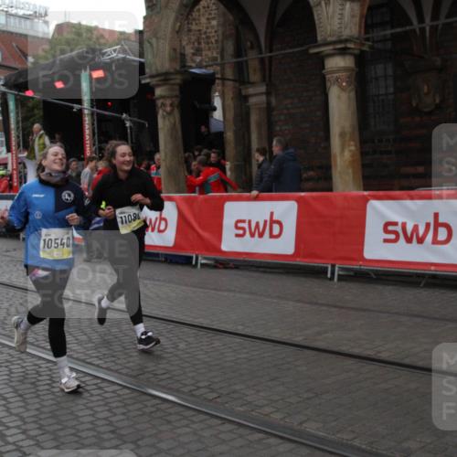 05.10.2025 - 20. swb-Marathon Bremen Yannick Fuchs http://msf.ph/oto/9317793 05.10.2025 11:11:54 Ziel 9648, 9784, 10540, 11088, 11563 meine-sportfotos.de