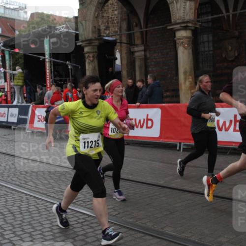 05.10.2025 - 20. swb-Marathon Bremen Yannick Fuchs http://msf.ph/oto/9317799 05.10.2025 11:12:03 Ziel 7007, 9420, 9726, 9867, 10815, 10839, 10849, 11215 meine-sportfotos.de