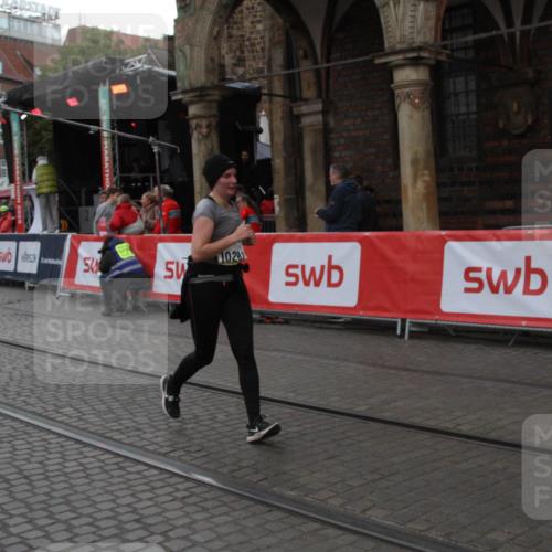 05.10.2025 - 20. swb-Marathon Bremen Yannick Fuchs http://msf.ph/oto/9317812 05.10.2025 11:12:36 Ziel 9736, 10282 meine-sportfotos.de