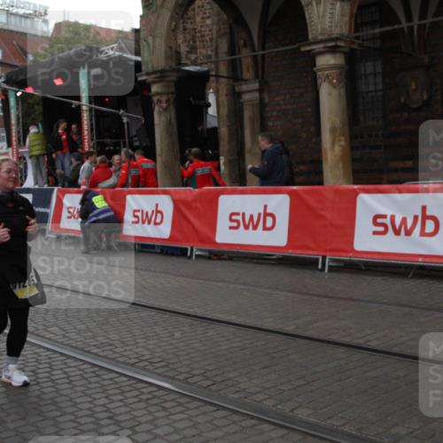 05.10.2025 - 20. swb-Marathon Bremen Yannick Fuchs http://msf.ph/oto/9317814 05.10.2025 11:12:44 Ziel 10190, 11285 meine-sportfotos.de