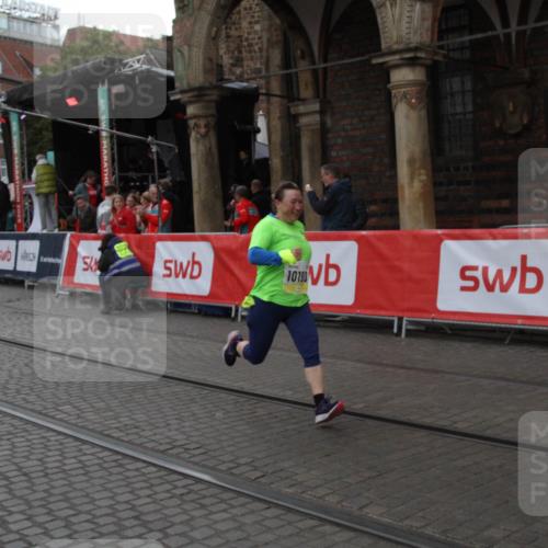 05.10.2025 - 20. swb-Marathon Bremen Yannick Fuchs http://msf.ph/oto/9317815 05.10.2025 11:12:48 Ziel 10190 meine-sportfotos.de