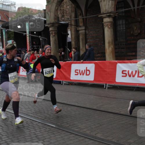 05.10.2025 - 20. swb-Marathon Bremen Yannick Fuchs http://msf.ph/oto/9317817 05.10.2025 11:12:57 Ziel 9203, 10186, 11252 meine-sportfotos.de