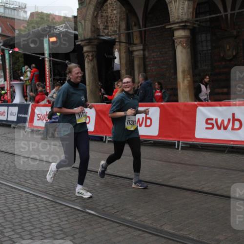 05.10.2025 - 20. swb-Marathon Bremen Yannick Fuchs http://msf.ph/oto/9317823 05.10.2025 11:13:34 Ziel 10273, 11117, 11367 meine-sportfotos.de