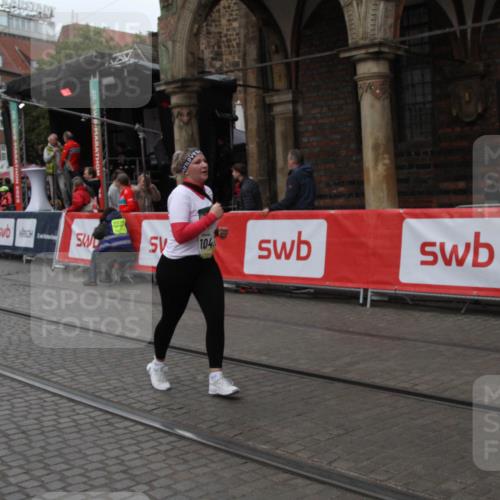 05.10.2025 - 20. swb-Marathon Bremen Yannick Fuchs http://msf.ph/oto/9317825 05.10.2025 11:13:42 Ziel 9242, 10433 meine-sportfotos.de