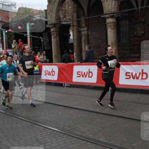05.10.2025 - 20. swb-Marathon Bremen Yannick Fuchs http://msf.ph/oto/9317826 05.10.2025 11:13:47 Ziel 9242, 9899, 10040, 10364, 10574, 10705, 10707, 10957, 11060, 11068, 11264, 11385 meine-sportfotos.de