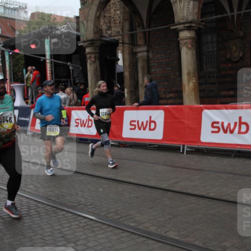 05.10.2025 - 20. swb-Marathon Bremen Yannick Fuchs http://msf.ph/oto/9317832 05.10.2025 11:13:56 Ziel 7014, 7410, 9946, 10671, 10756, 10842, 11652, 11653 meine-sportfotos.de