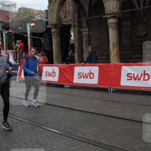 05.10.2025 - 20. swb-Marathon Bremen Yannick Fuchs http://msf.ph/oto/9317836 05.10.2025 11:14:02 Ziel 9342, 9631, 9667, 10000, 10036, 10512, 10721, 11541, 11548 meine-sportfotos.de