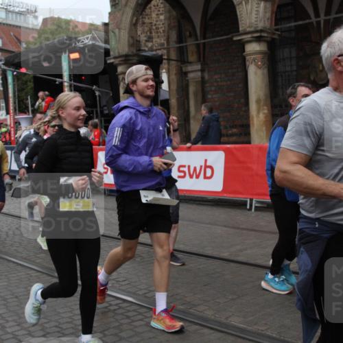 05.10.2025 - 20. swb-Marathon Bremen Yannick Fuchs http://msf.ph/oto/9317838 05.10.2025 11:14:04 Ziel 9012, 9342, 9631, 9667, 10000, 10036, 10512, 10721, 11541, 11548 meine-sportfotos.de