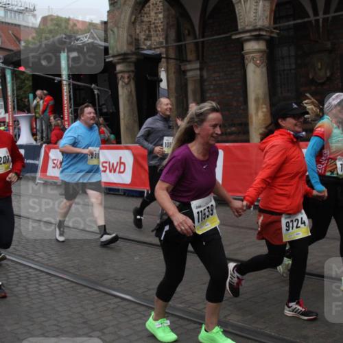 05.10.2025 - 20. swb-Marathon Bremen Yannick Fuchs http://msf.ph/oto/9317849 05.10.2025 11:14:24 Ziel 9724, 9818, 9819, 10114, 10115, 10201, 10832, 11135, 11539 meine-sportfotos.de