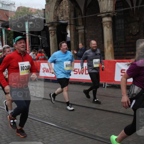 05.10.2025 - 20. swb-Marathon Bremen Yannick Fuchs http://msf.ph/oto/9317850 05.10.2025 11:14:25 Ziel 9724, 9818, 9819, 10201, 10832, 11135, 11539 meine-sportfotos.de