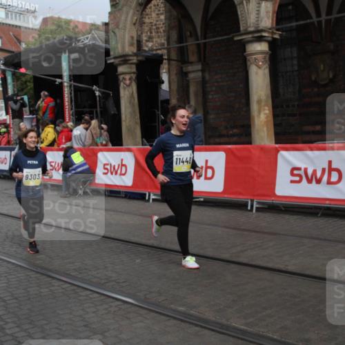 05.10.2025 - 20. swb-Marathon Bremen Yannick Fuchs http://msf.ph/oto/9317861 05.10.2025 11:14:56 Ziel 9303, 11448 meine-sportfotos.de