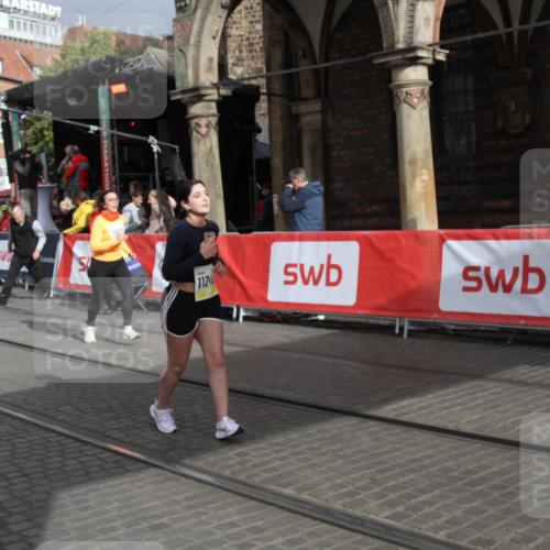 05.10.2025 - 20. swb-Marathon Bremen Yannick Fuchs http://msf.ph/oto/9317863 05.10.2025 11:15:01 Ziel 11345, 11607 meine-sportfotos.de
