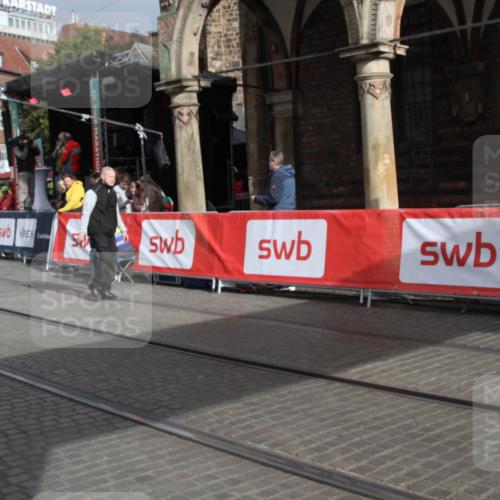 05.10.2025 - 20. swb-Marathon Bremen Yannick Fuchs http://msf.ph/oto/9317869 05.10.2025 11:15:04 Ziel 10496 meine-sportfotos.de