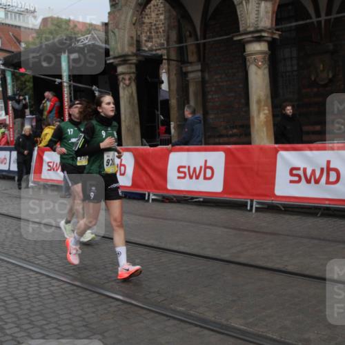 05.10.2025 - 20. swb-Marathon Bremen Yannick Fuchs http://msf.ph/oto/9317882 05.10.2025 11:15:27 Ziel 9441, 9767, 9768, 9959 meine-sportfotos.de