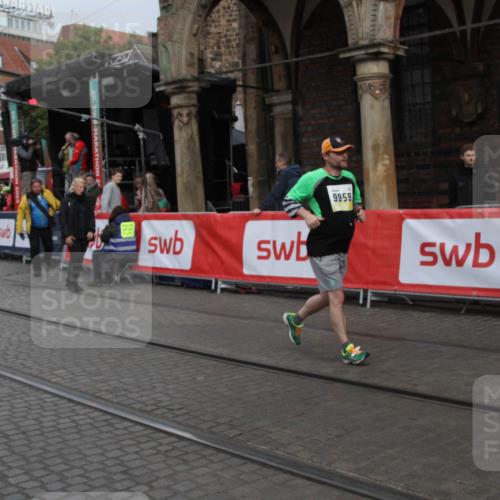05.10.2025 - 20. swb-Marathon Bremen Yannick Fuchs http://msf.ph/oto/9317884 05.10.2025 11:15:31 Ziel 8844, 9959, 10976 meine-sportfotos.de