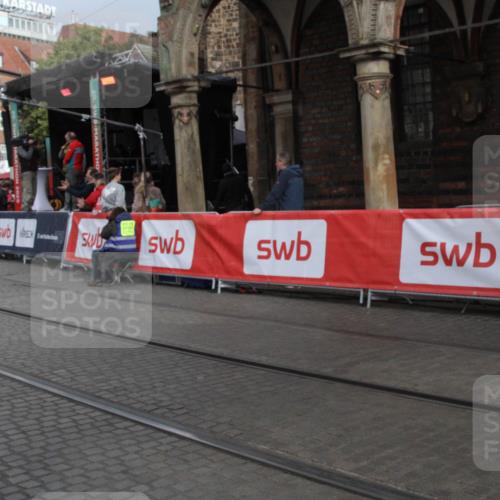 05.10.2025 - 20. swb-Marathon Bremen Yannick Fuchs http://msf.ph/oto/9317892 05.10.2025 11:15:39 Ziel  meine-sportfotos.de
