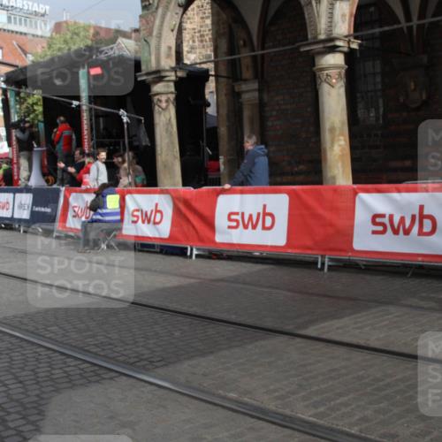 05.10.2025 - 20. swb-Marathon Bremen Yannick Fuchs http://msf.ph/oto/9317895 05.10.2025 11:15:40 Ziel 9567 meine-sportfotos.de