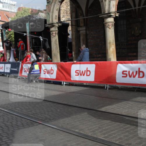05.10.2025 - 20. swb-Marathon Bremen Yannick Fuchs http://msf.ph/oto/9317910 05.10.2025 11:15:45 Ziel 9567, 11440 meine-sportfotos.de