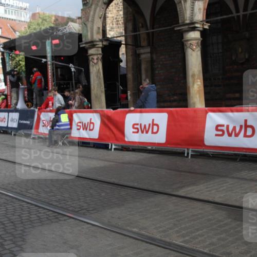 05.10.2025 - 20. swb-Marathon Bremen Yannick Fuchs http://msf.ph/oto/9317911 05.10.2025 11:15:46 Ziel 9567, 11440 meine-sportfotos.de