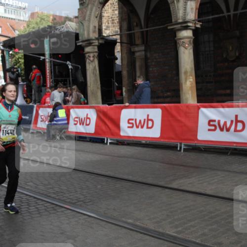 05.10.2025 - 20. swb-Marathon Bremen Yannick Fuchs http://msf.ph/oto/9317912 05.10.2025 11:15:47 Ziel 11440 meine-sportfotos.de