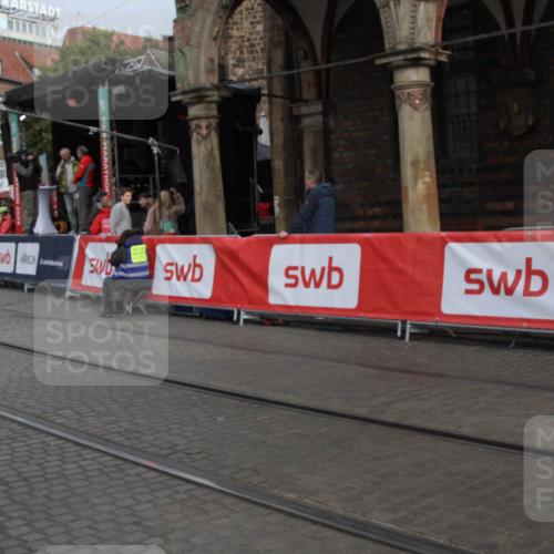 05.10.2025 - 20. swb-Marathon Bremen Yannick Fuchs http://msf.ph/oto/9317914 05.10.2025 11:15:52 Ziel  meine-sportfotos.de
