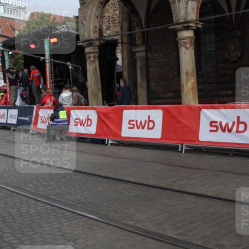 05.10.2025 - 20. swb-Marathon Bremen Yannick Fuchs http://msf.ph/oto/9317917 05.10.2025 11:16:00 Ziel 8476, 10355, 11375 meine-sportfotos.de