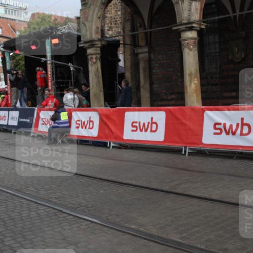 05.10.2025 - 20. swb-Marathon Bremen Yannick Fuchs http://msf.ph/oto/9317920 05.10.2025 11:16:01 Ziel 8476, 10355, 11375 meine-sportfotos.de