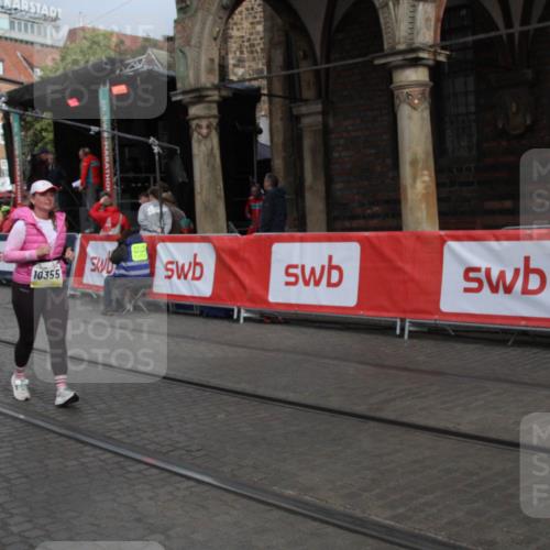 05.10.2025 - 20. swb-Marathon Bremen Yannick Fuchs http://msf.ph/oto/9317922 05.10.2025 11:16:02 Ziel 8476, 10355, 11375 meine-sportfotos.de