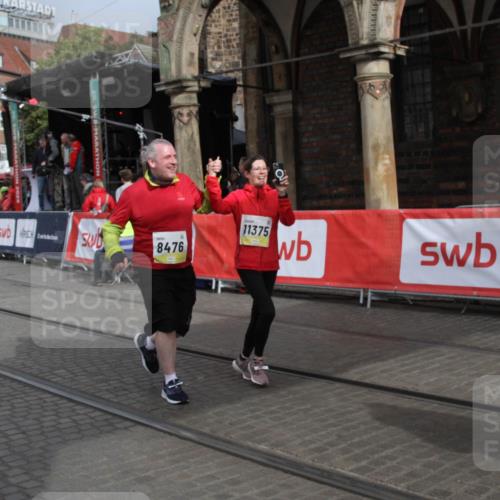 05.10.2025 - 20. swb-Marathon Bremen Yannick Fuchs http://msf.ph/oto/9317930 05.10.2025 11:16:05 Ziel 8476, 10831, 10846, 11375 meine-sportfotos.de