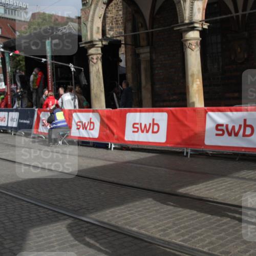 05.10.2025 - 20. swb-Marathon Bremen Yannick Fuchs http://msf.ph/oto/9317942 05.10.2025 11:16:09 Ziel 7109, 9640, 10220, 10635, 10831, 10846, 11331 meine-sportfotos.de