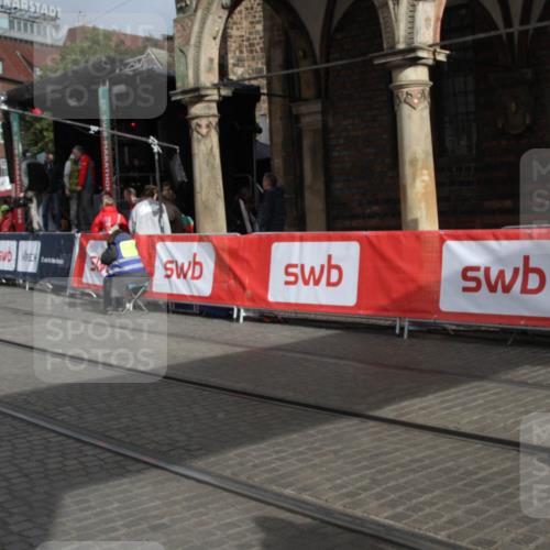 05.10.2025 - 20. swb-Marathon Bremen Yannick Fuchs http://msf.ph/oto/9317944 05.10.2025 11:16:09 Ziel 7109, 9640, 10220, 10635, 10831, 10846, 11331 meine-sportfotos.de