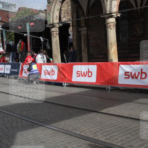 05.10.2025 - 20. swb-Marathon Bremen Yannick Fuchs http://msf.ph/oto/9317945 05.10.2025 11:16:10 Ziel 7109, 9640, 10220, 10635, 11331 meine-sportfotos.de