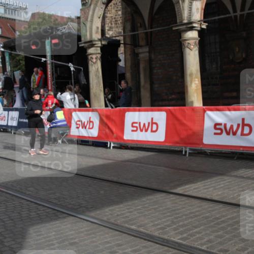 05.10.2025 - 20. swb-Marathon Bremen Yannick Fuchs http://msf.ph/oto/9317949 05.10.2025 11:16:11 Ziel 7109, 9640, 10220, 10635, 11331 meine-sportfotos.de