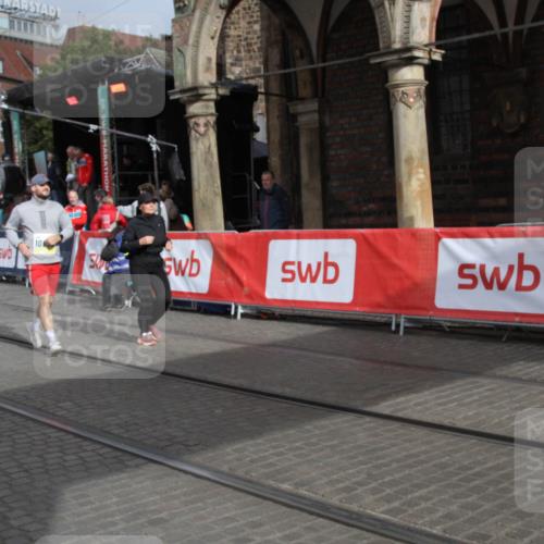 05.10.2025 - 20. swb-Marathon Bremen Yannick Fuchs http://msf.ph/oto/9317951 05.10.2025 11:16:12 Ziel 7109, 9640, 9679, 10220, 10635, 11331 meine-sportfotos.de