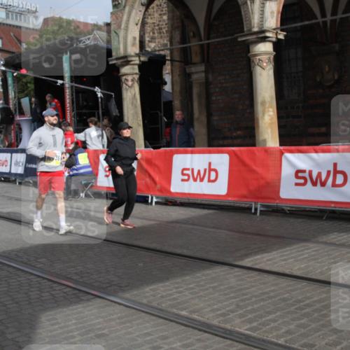 05.10.2025 - 20. swb-Marathon Bremen Yannick Fuchs http://msf.ph/oto/9317952 05.10.2025 11:16:12 Ziel 7109, 9640, 9679, 10220, 10635, 11331 meine-sportfotos.de