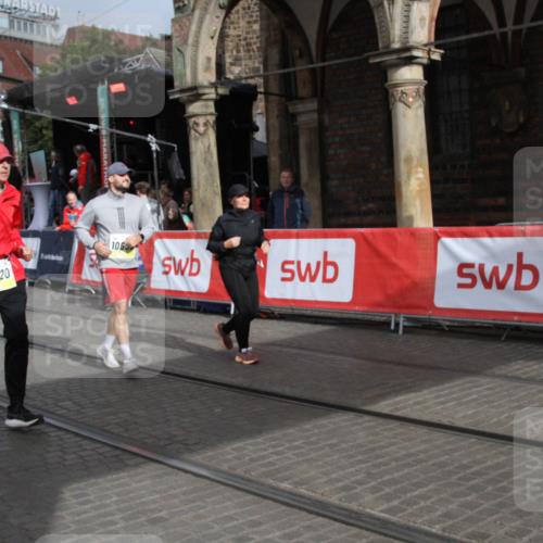 05.10.2025 - 20. swb-Marathon Bremen Yannick Fuchs http://msf.ph/oto/9317953 05.10.2025 11:16:12 Ziel 7109, 9640, 9679, 10220, 10635, 11331 meine-sportfotos.de