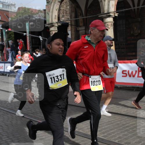 05.10.2025 - 20. swb-Marathon Bremen Yannick Fuchs http://msf.ph/oto/9317957 05.10.2025 11:16:14 Ziel 7109, 9640, 9679, 10220, 10340, 10564, 10635, 11331, 11378 meine-sportfotos.de