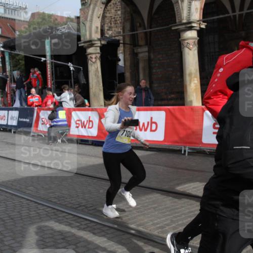 05.10.2025 - 20. swb-Marathon Bremen Yannick Fuchs http://msf.ph/oto/9317958 05.10.2025 11:16:14 Ziel 7109, 9640, 9679, 10220, 10340, 10564, 10635, 11331, 11378 meine-sportfotos.de