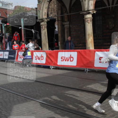 05.10.2025 - 20. swb-Marathon Bremen Yannick Fuchs http://msf.ph/oto/9317959 05.10.2025 11:16:14 Ziel 7109, 9640, 9679, 10220, 10340, 10564, 10635, 11331, 11378 meine-sportfotos.de