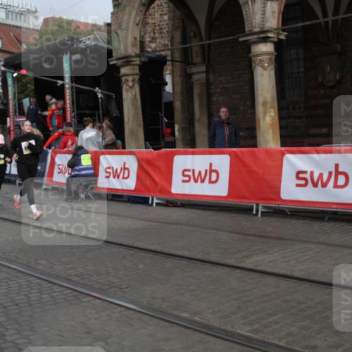 05.10.2025 - 20. swb-Marathon Bremen Yannick Fuchs http://msf.ph/oto/9317962 05.10.2025 11:16:16 Ziel 9679, 10339, 10340, 10564, 11378 meine-sportfotos.de