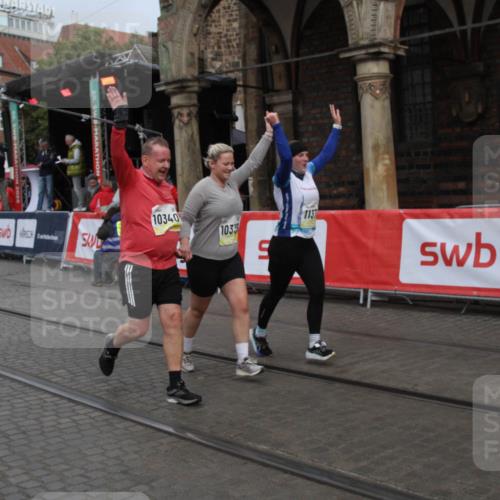 05.10.2025 - 20. swb-Marathon Bremen Yannick Fuchs http://msf.ph/oto/9317966 05.10.2025 11:16:19 Ziel 7110, 10339, 10340, 10564, 11247, 11378 meine-sportfotos.de